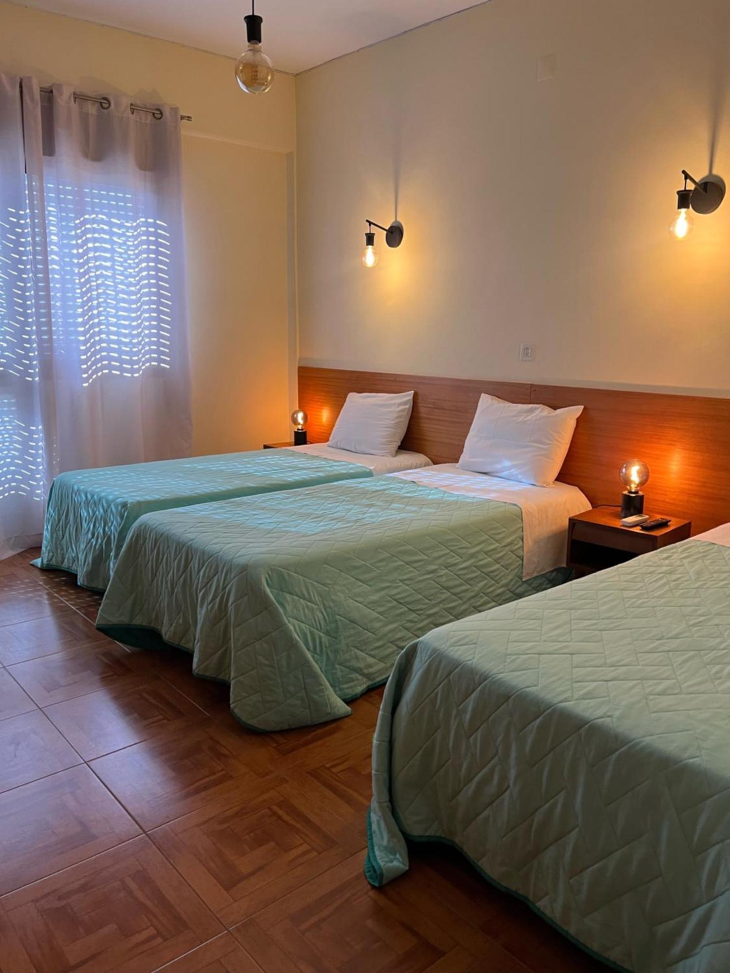 Bed and Breakfast Romeu Quarteira Esterno foto