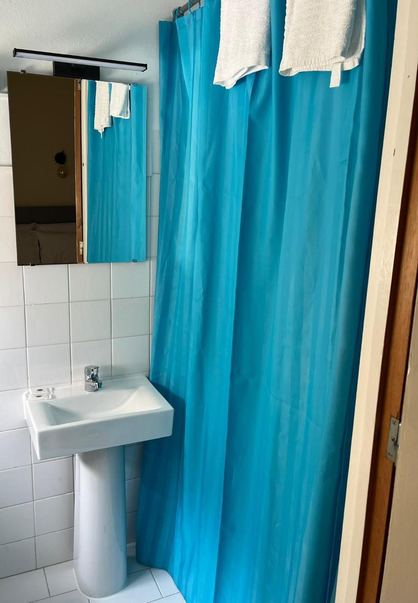 Bed and Breakfast Romeu Quarteira Esterno foto