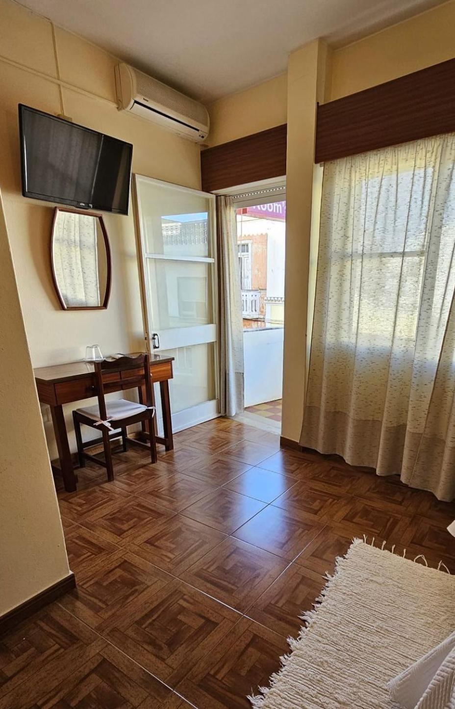Bed and Breakfast Romeu Quarteira Esterno foto