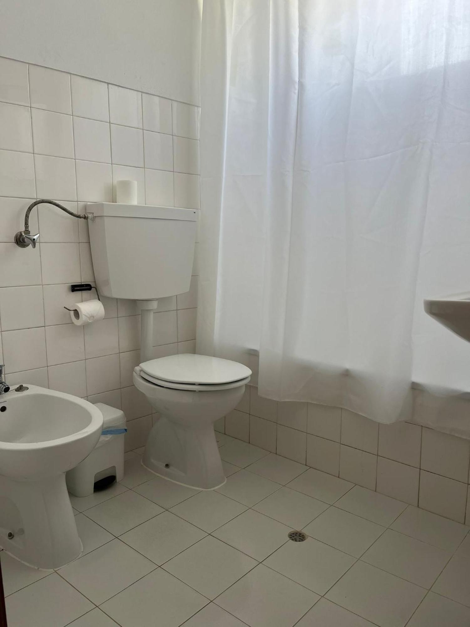 Bed and Breakfast Romeu Quarteira Esterno foto