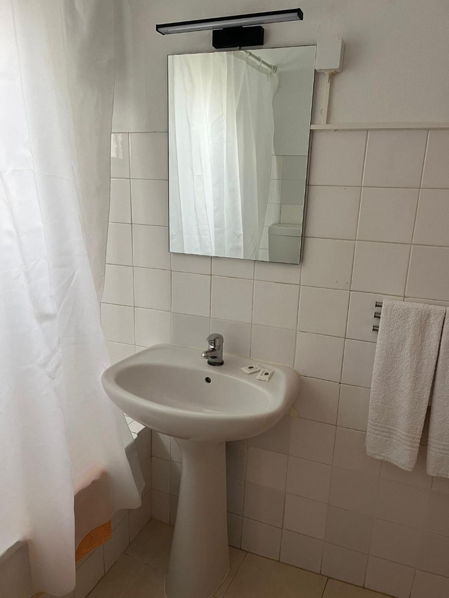 Bed and Breakfast Romeu Quarteira Esterno foto