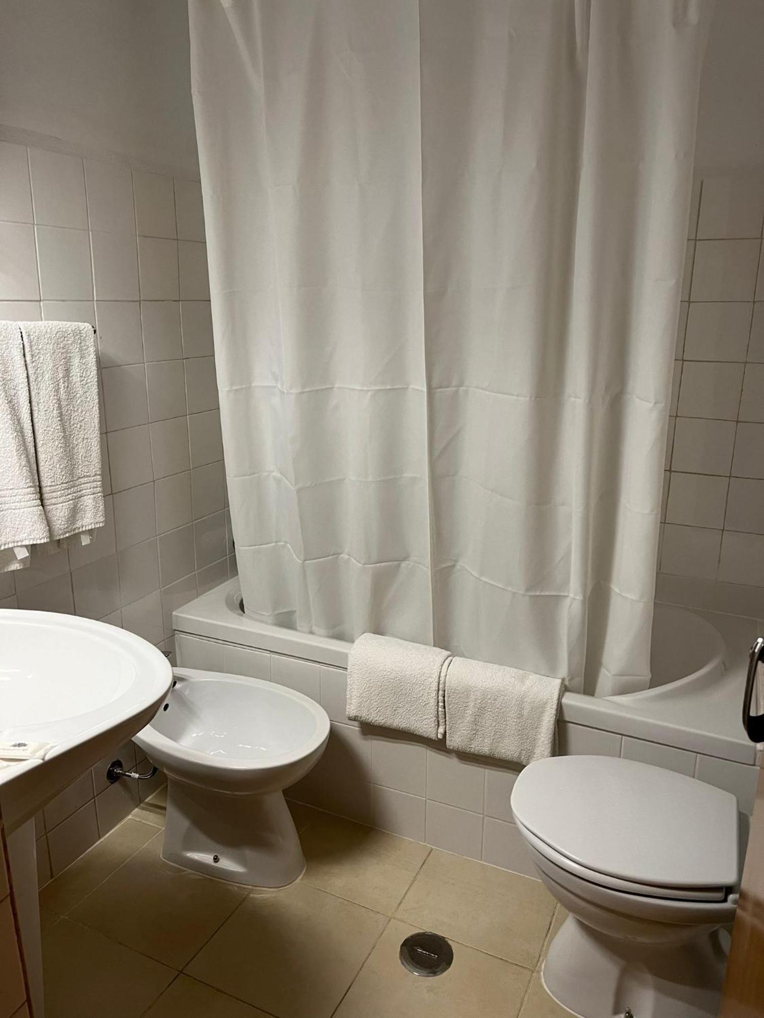 Bed and Breakfast Romeu Quarteira Esterno foto